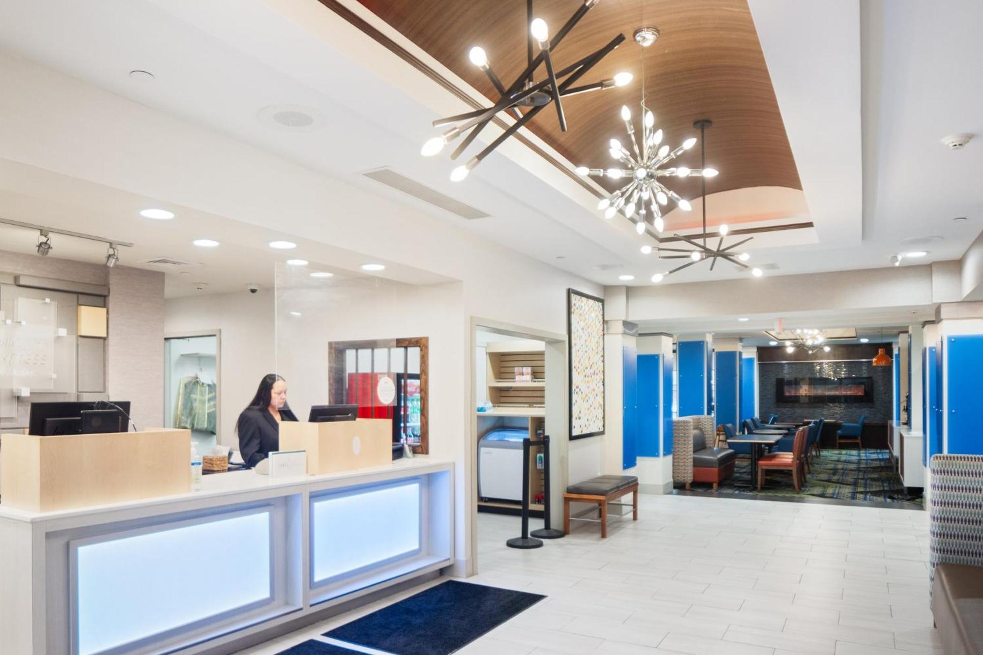 Holiday Inn Express And Suites Stroudsburg-Poconos By Ihg Екстериор снимка